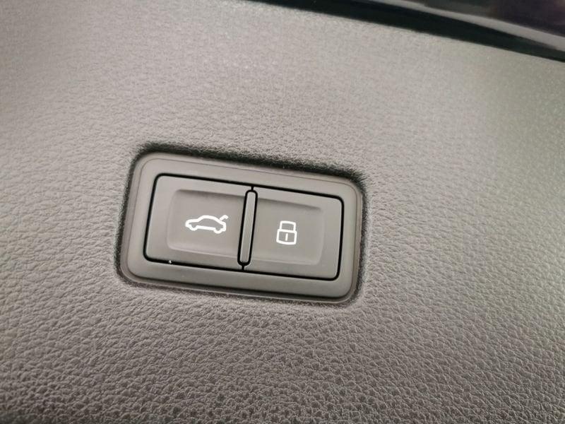 Audi Q8 RS 4.0 mhev 48V performance 640cv tiptronic