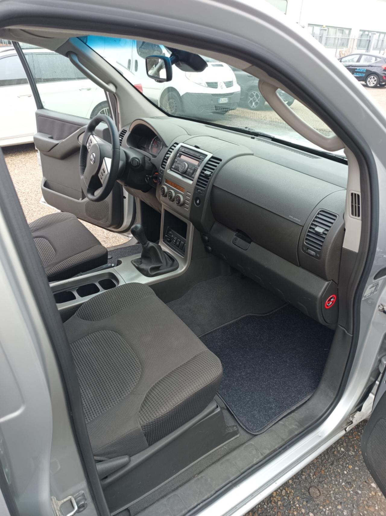 Nissan Navara 2.5 dCi 2 porte King Cab XE