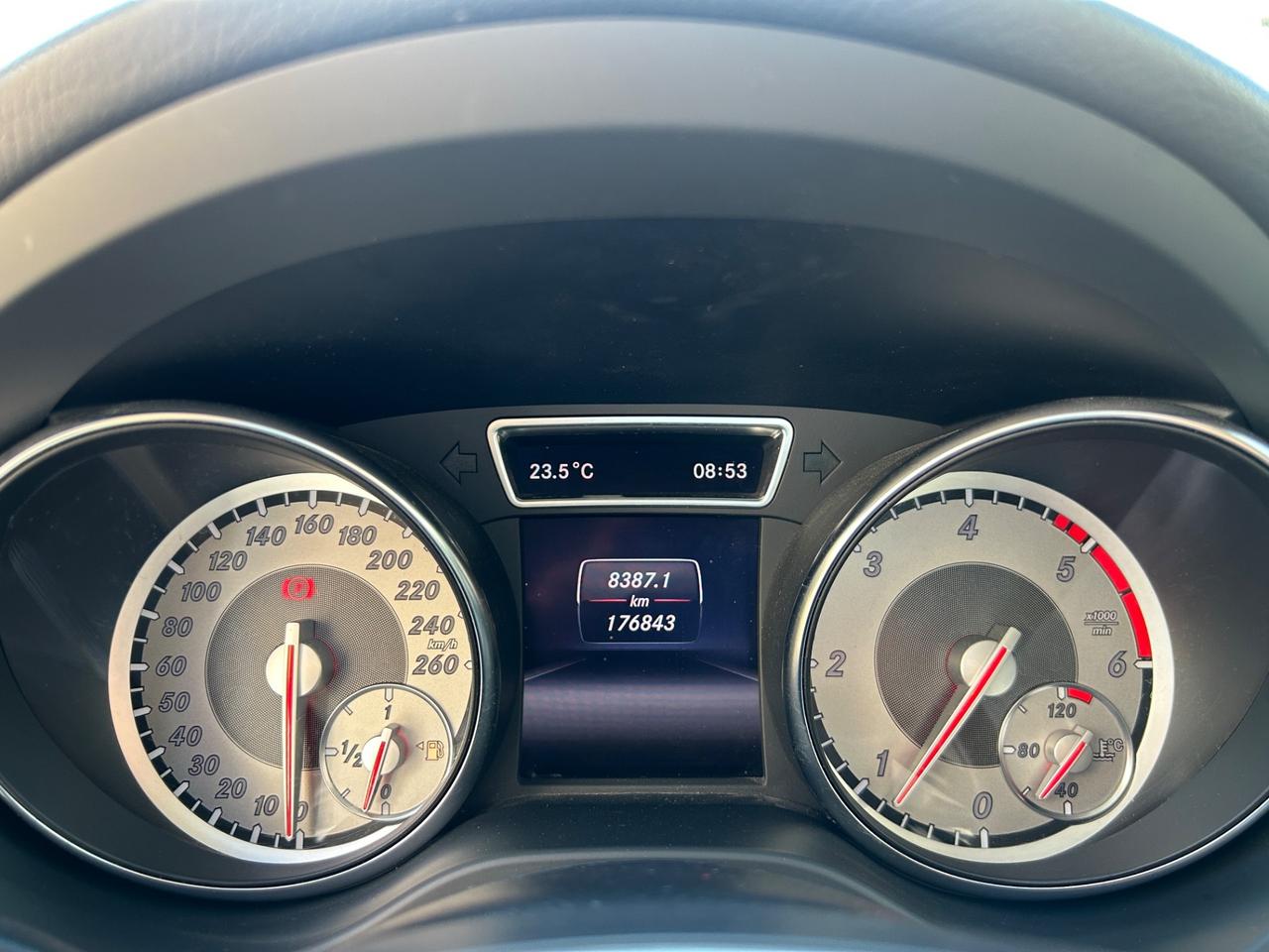 Mercedes-benz CLA 220 d 2.0 136 cv-2014/NAVI/17”