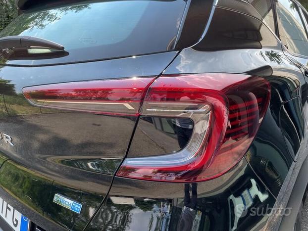 Renault Captur Plug-in Hybrid E-Tech 160 CV I...