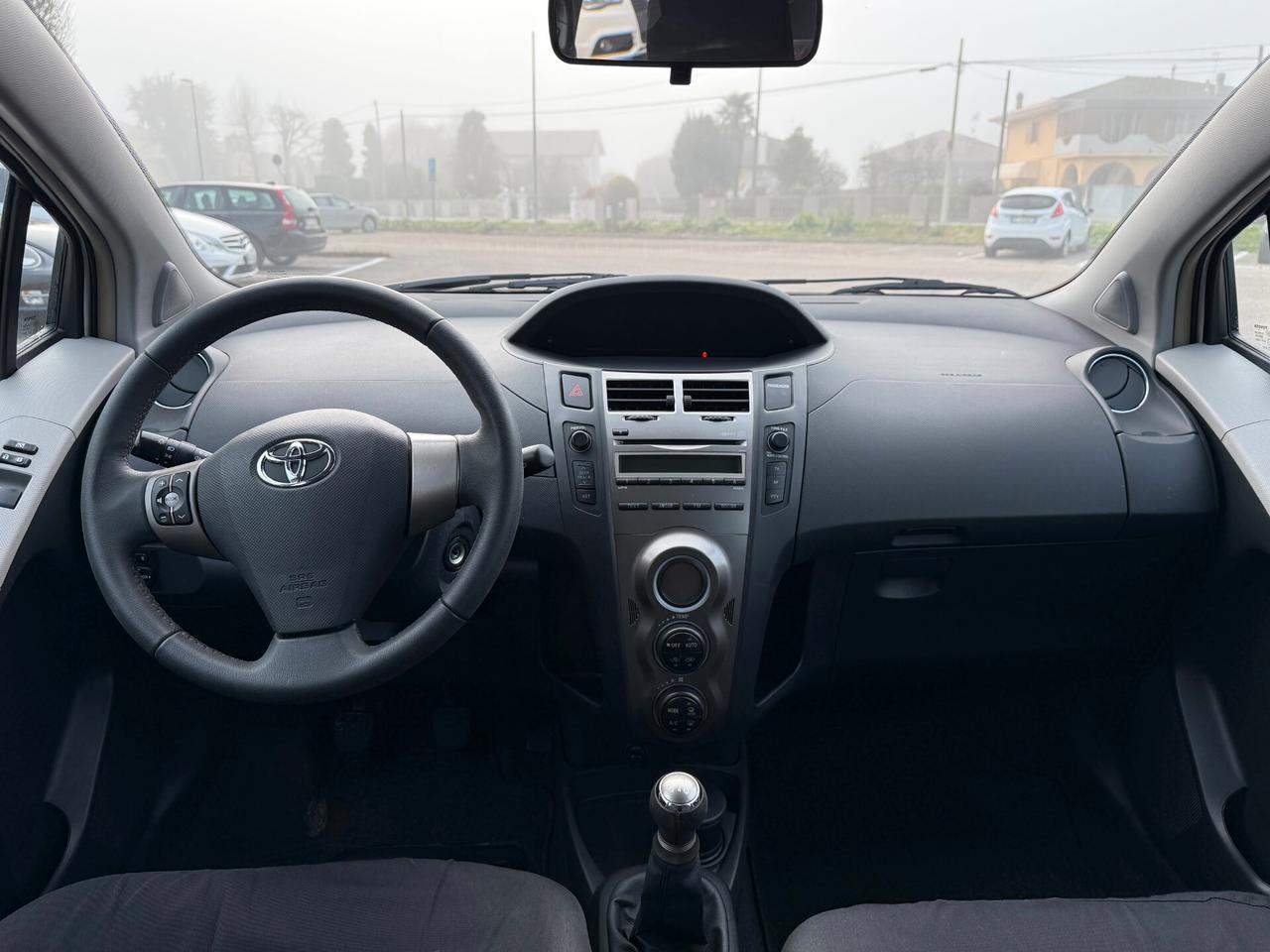 Toyota Yaris 1.0 5 porte Sol