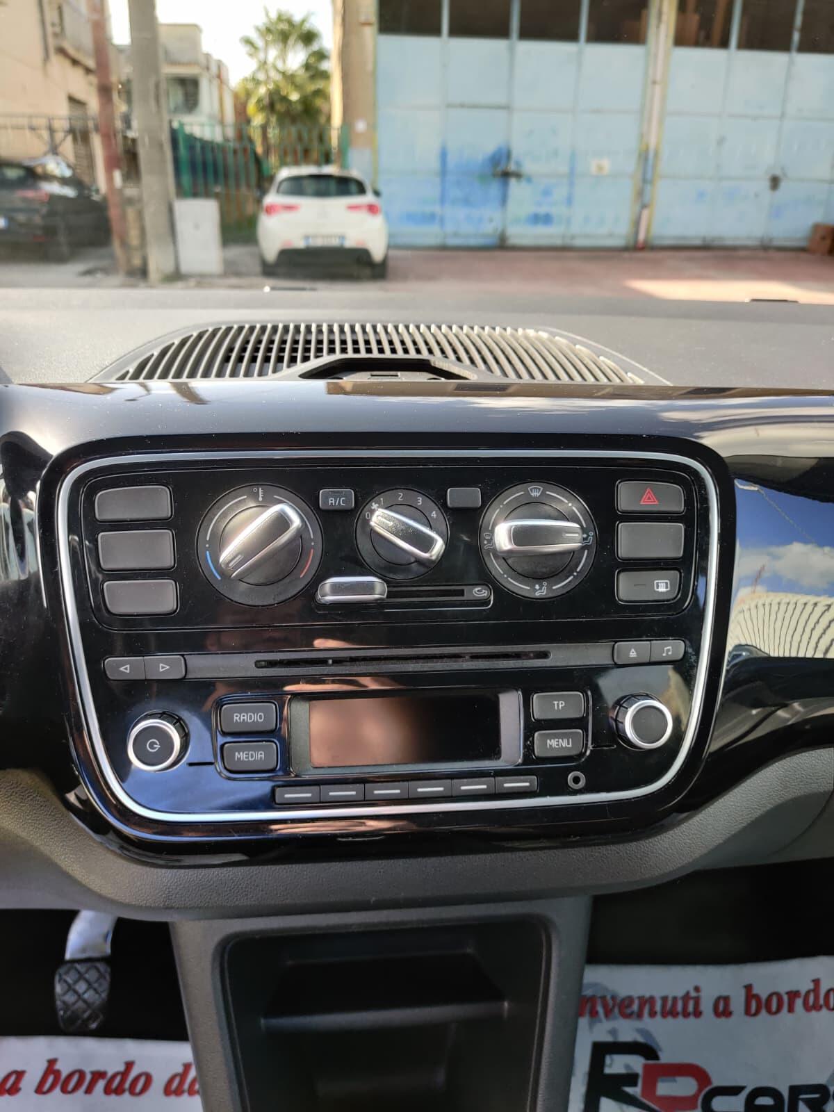 Volkswagen up! 1.0 75 CV 5p. high