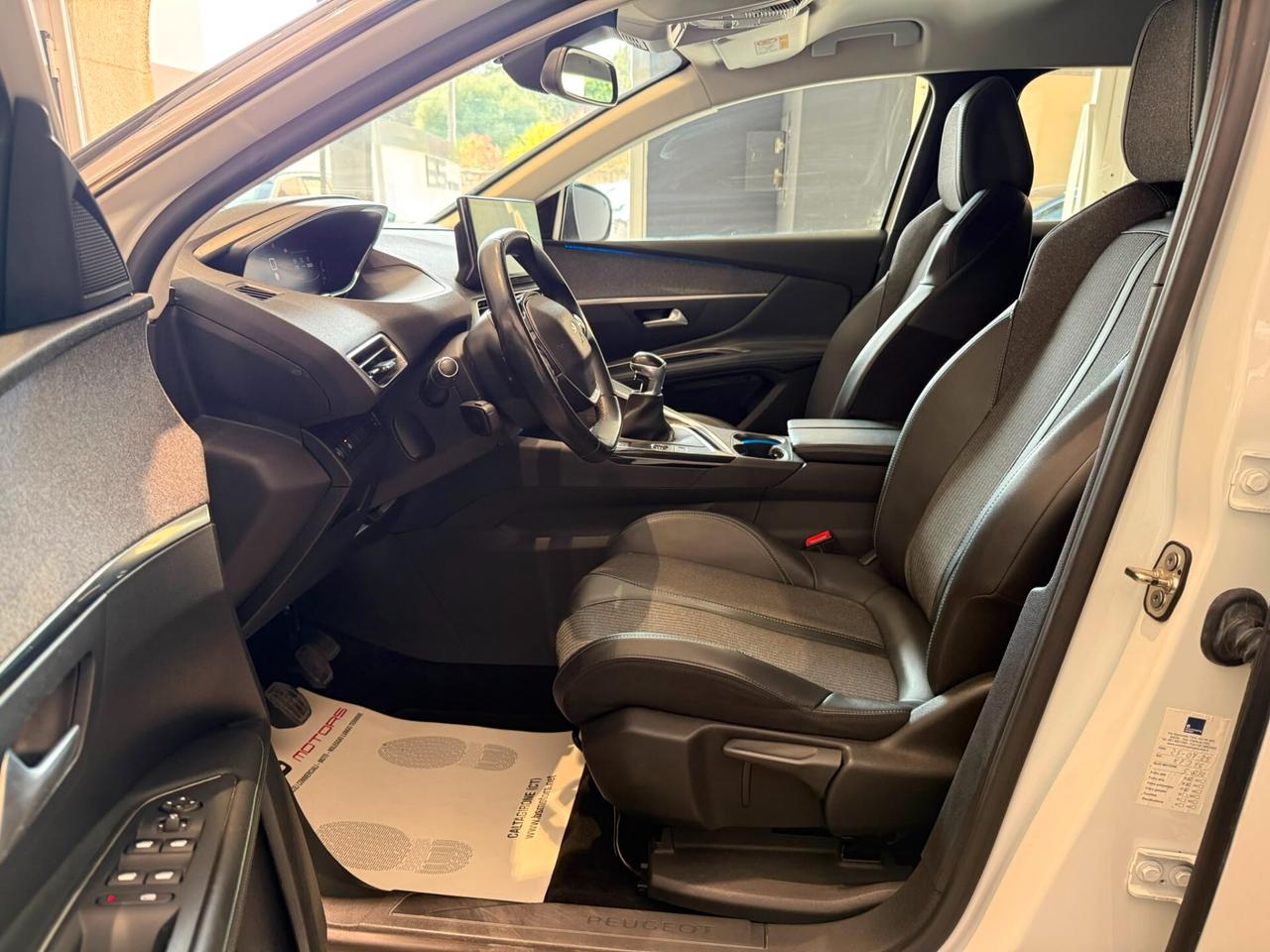 Peugeot 3008 BlueHDi 130 S&S Allure Pack