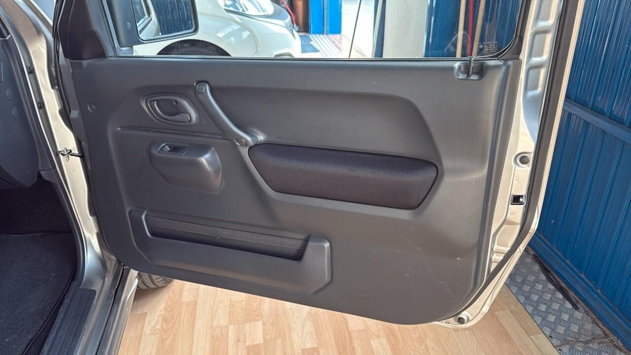 Suzuki Jimny 1.3 4WD Evolution