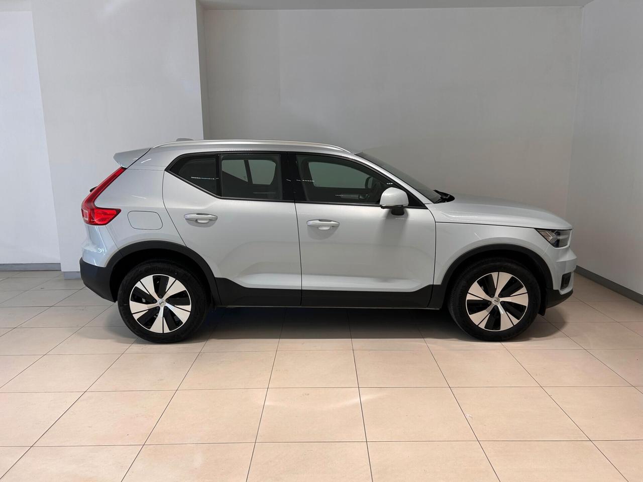 Volvo XC40 T2 Momentum Pro