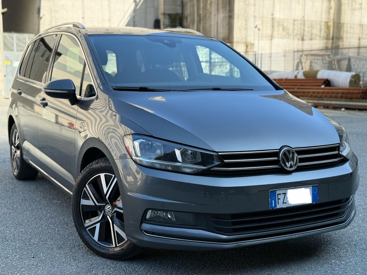 VOLKSWAGEN TOURAN 2.0 TDI 150cv DSG UN PROPRIETARIO