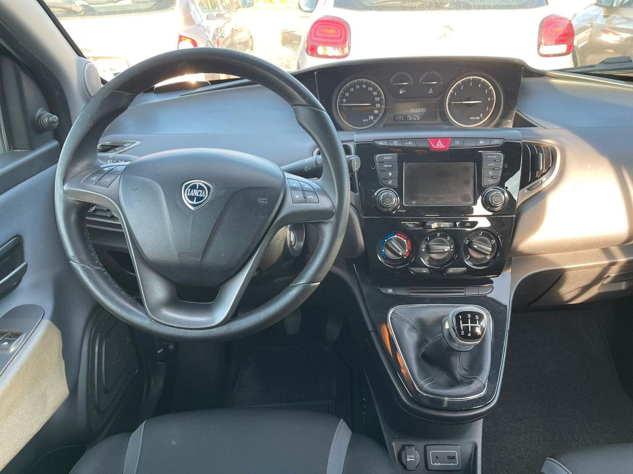 Lancia Ypsilon 1.2 69 CV 5 porte Silver