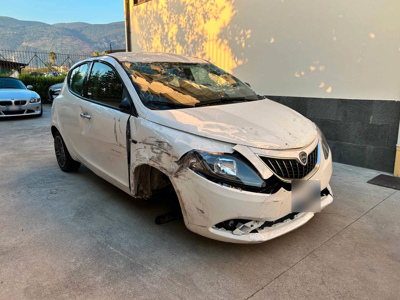 Lancia Ypsilon 1.0 Hybrid - 2021 Incidentata