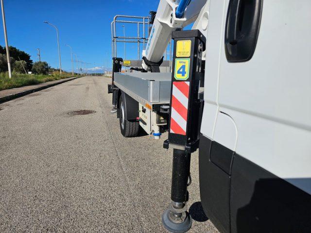 IVECO Daily 35S14 2.3HPT PL PIATTAFORMA CON CESTELLO 20 SOCAGE