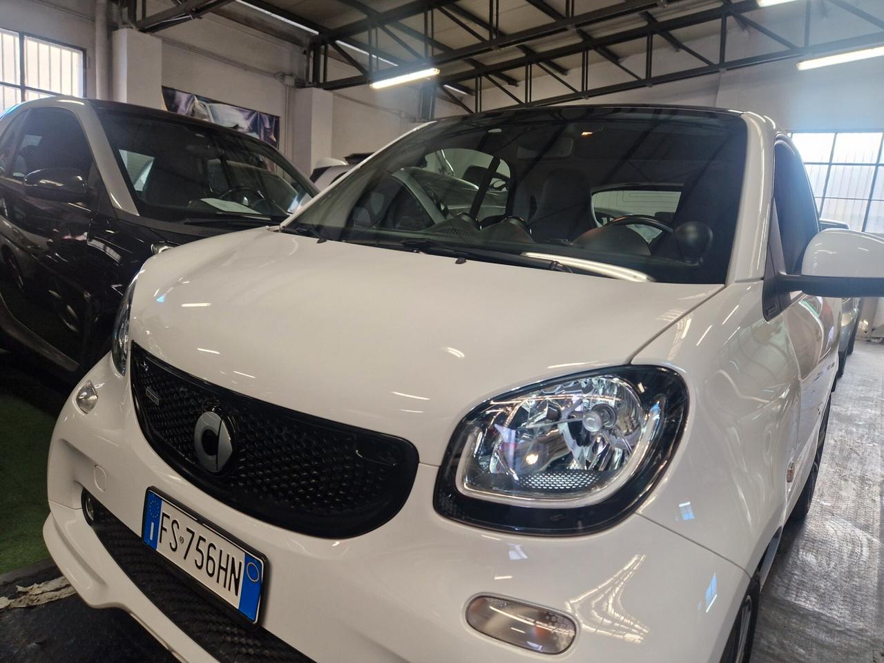 Brabus xclusive total white 77000km garanzia strafull