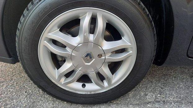 RENAULT Clio 1.2 16V 5 porte Le Iene