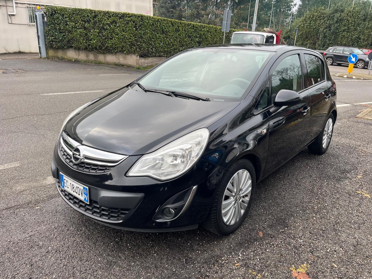 Opel Corsa 1.2 5 porte Cosmo