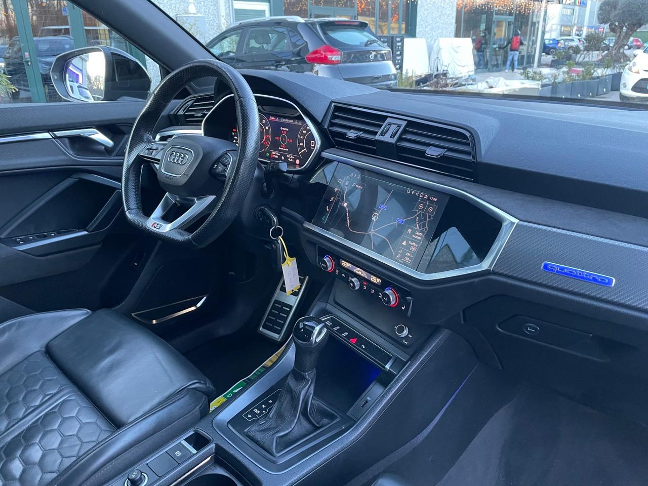 Audi RSQ3 SPB quattro*Automatik*Navi*Pelle