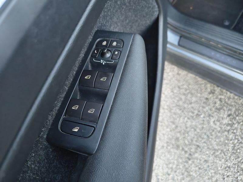 Volvo XC40 D3 2.0 Momentum 150 CV