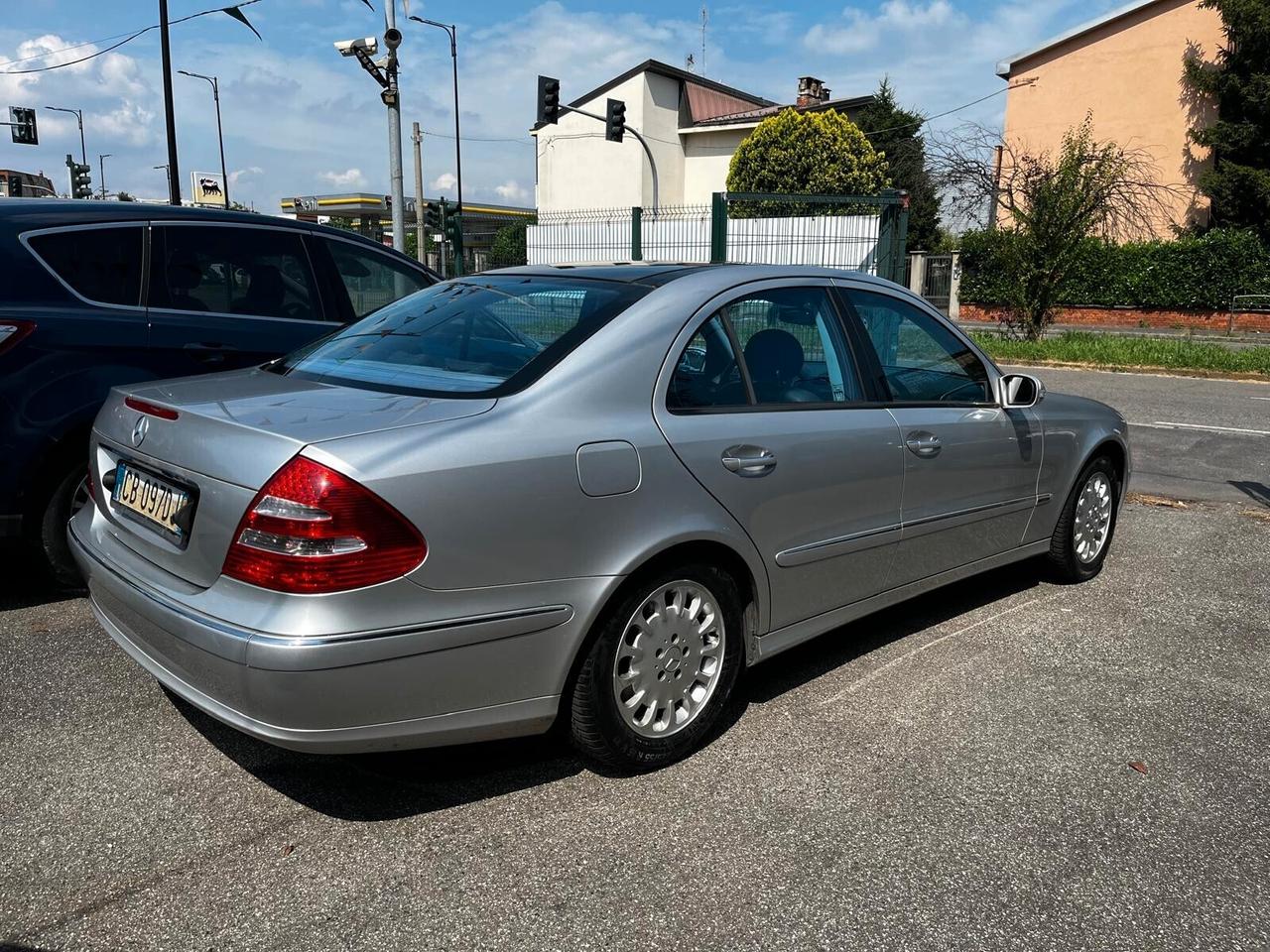 Mercedes-benz E 240 cat Avantgarde benz/GPL - 2002