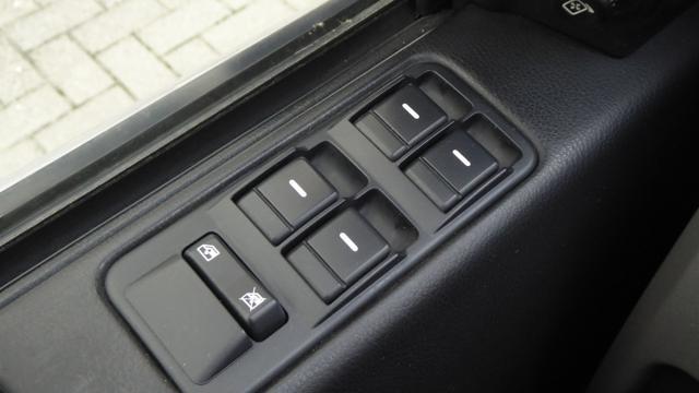 LAND ROVER Discovery 3 2.7 TDV6 HSE Autocarro