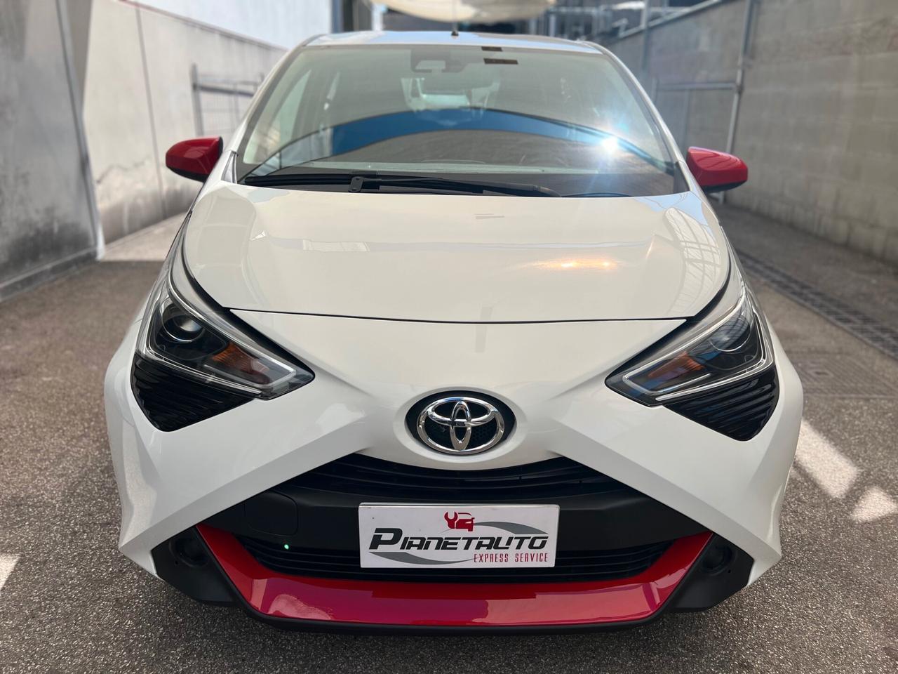 Toyota Aygo 5pt 1.0 72cv X-PLAY CLIMA/TELCAMERA/15; PERFETTA!!