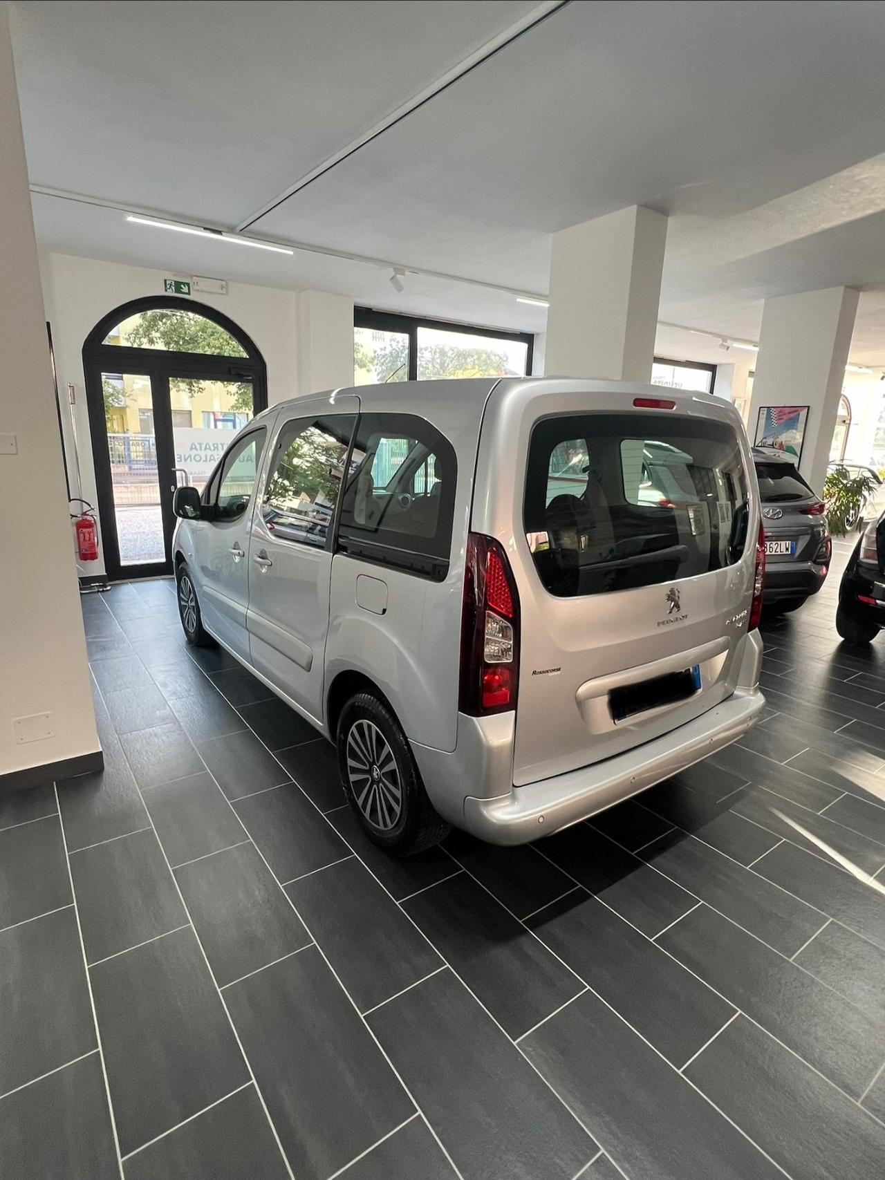 Peugeot Partner Tepee 1.6 HDi 92CV Outdoor