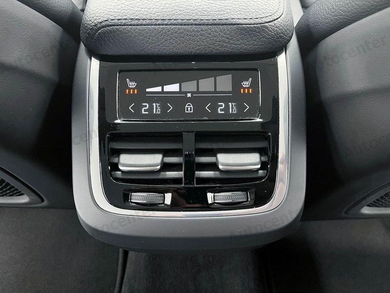 Volvo XC60 B4 (b) Geartronic Inscription **TRAZIONE ANTERIORE**