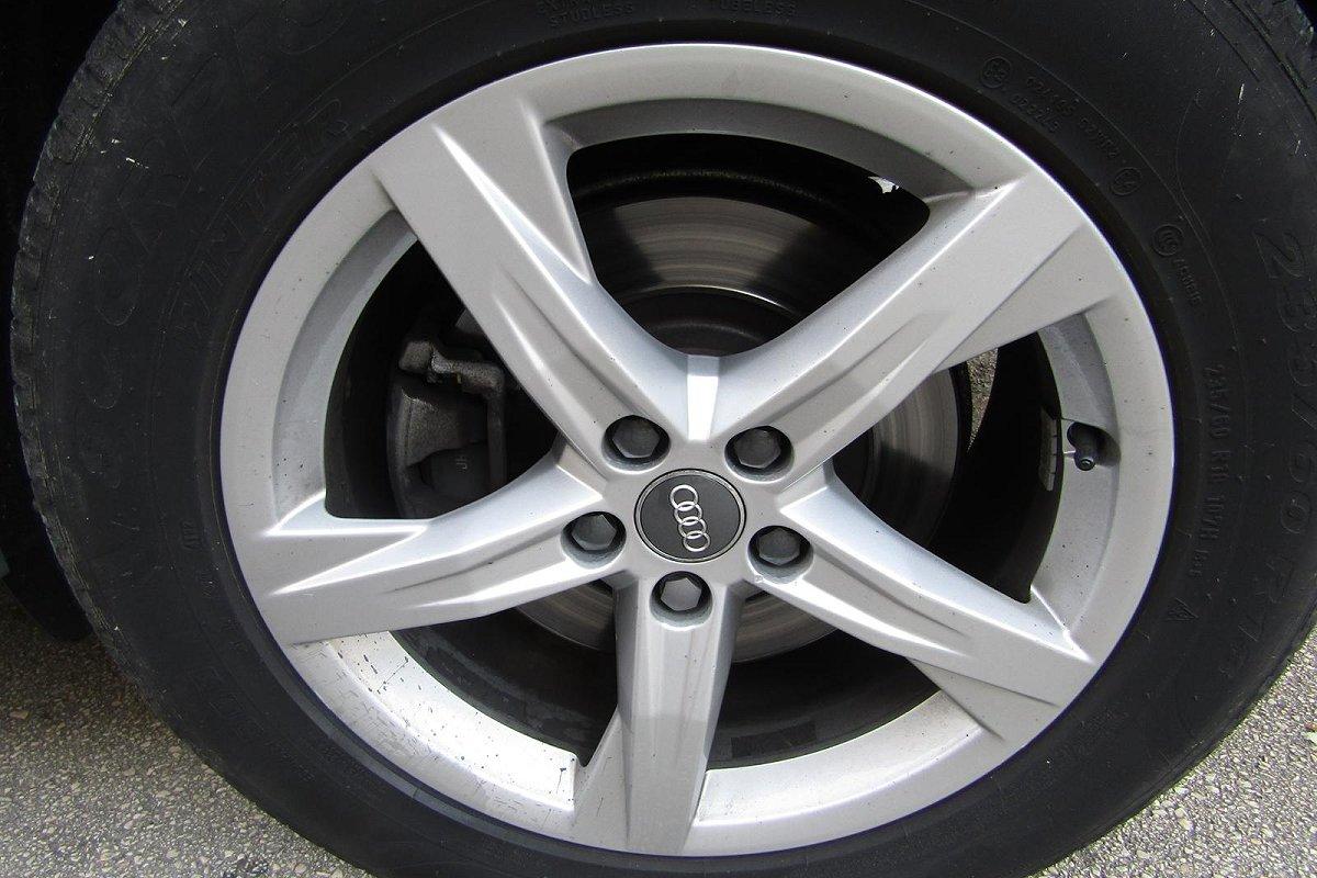 AUDI Q5 40 TDI quattro S tronic Business