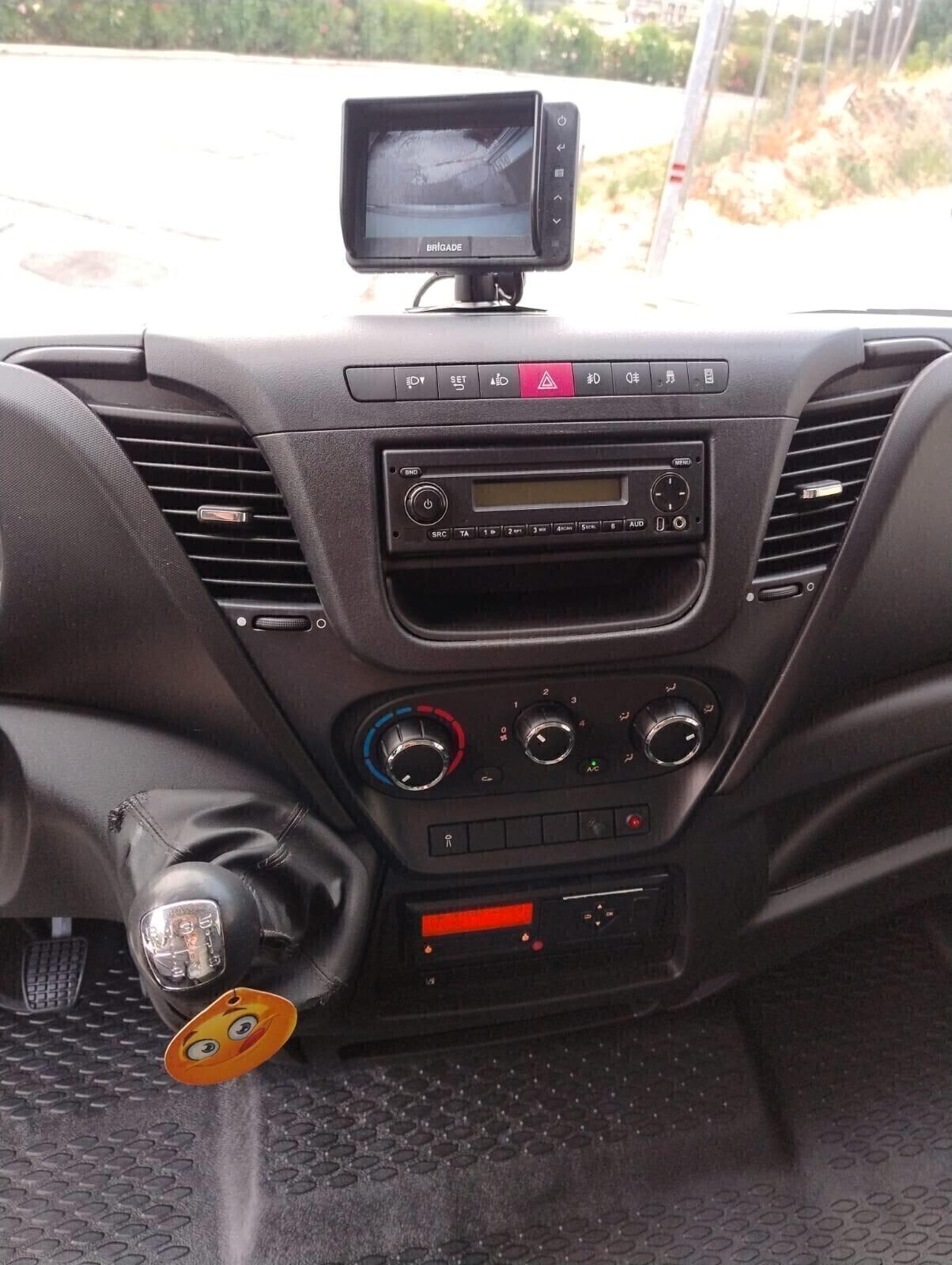 Iveco Daily 60C17 Passo 4750 con Pedana - 2016