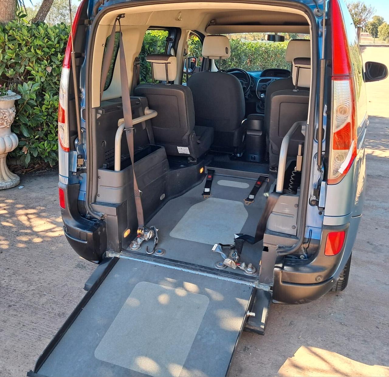 Renault Kangoo TRASPORTO DISABILI PIANALE RIBASSATO
