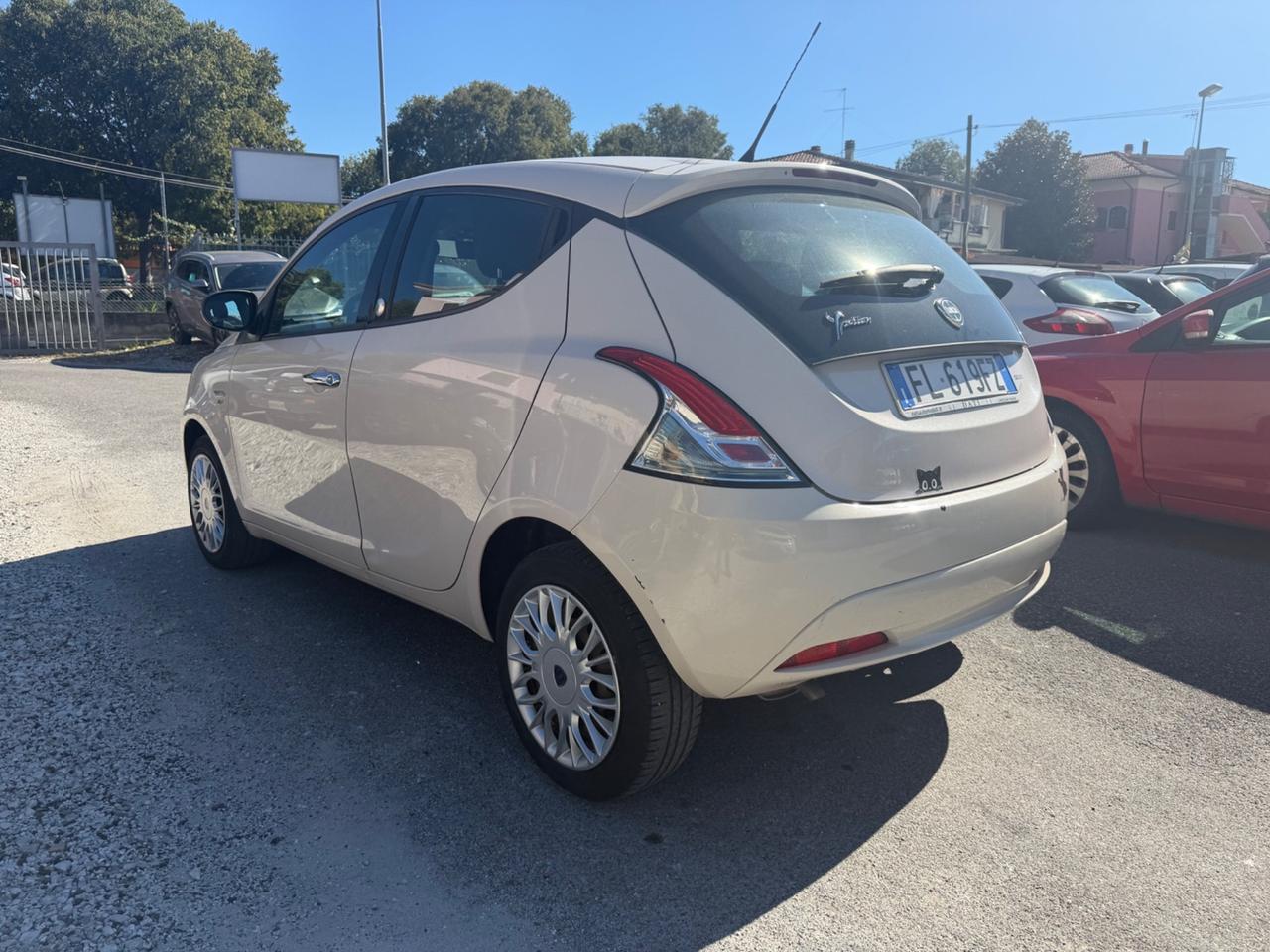Lancia Ypsilon 1.2 69 CV 5 porte GPL Ecochic Gold