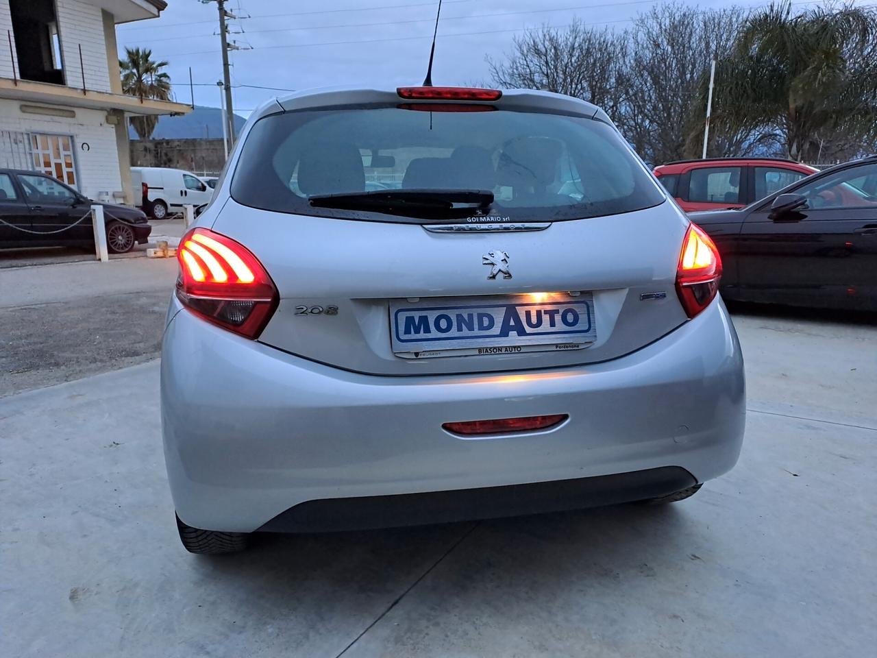 Peugeot 208 BlueHDi 75 5 porte Allure 2016