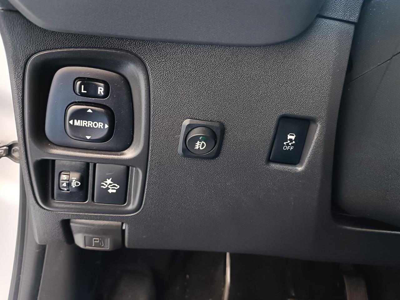 Toyota Aygo Connect 1.0 VVT-i 72 CV 5 porte x-play