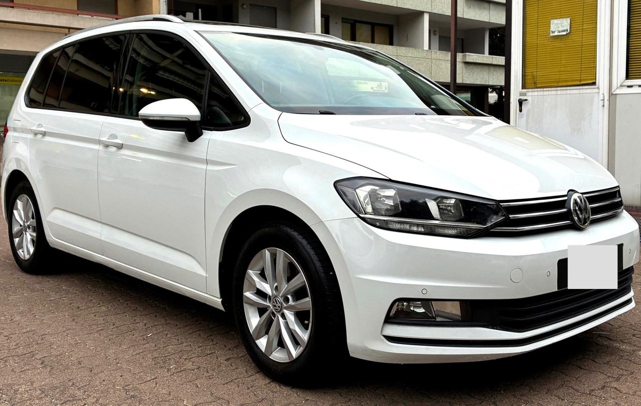 Volkswagen Touran 1.5 TSI EVO DSG Executive BlueMotion Technology
