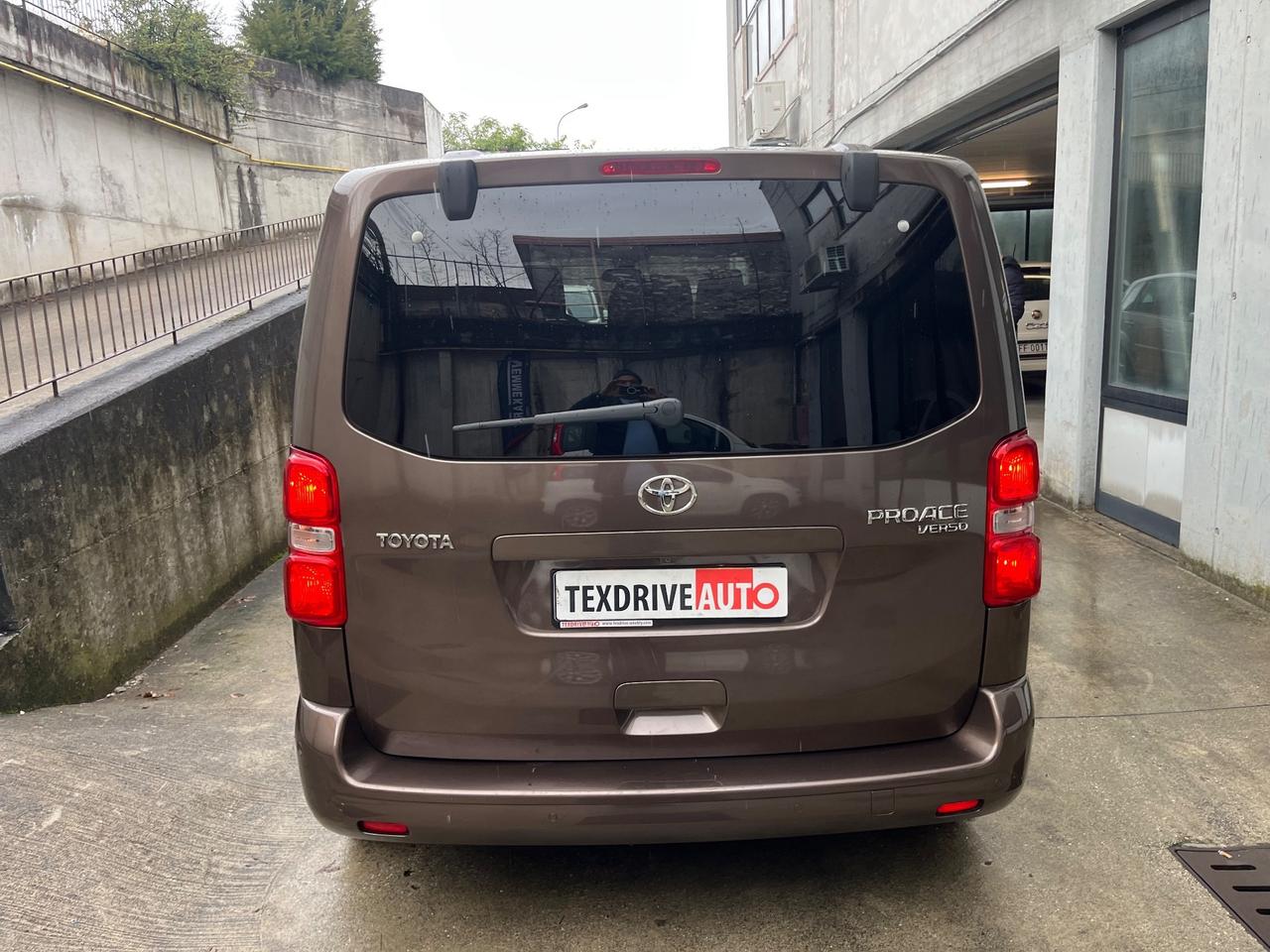 Toyota Proace Verso 2.0D 180 CV L2 D Luxury