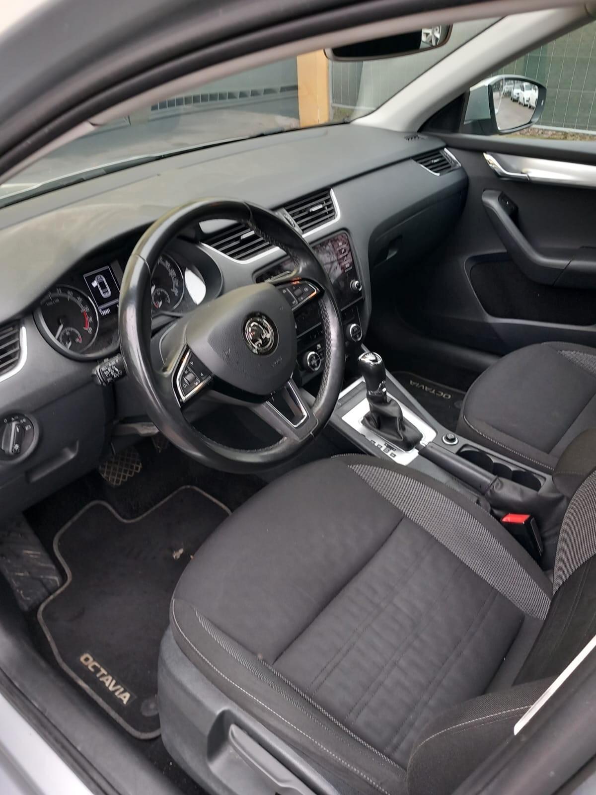 Skoda Octavia 1.6 TDI SCR 115 CV DSG Wagon Style