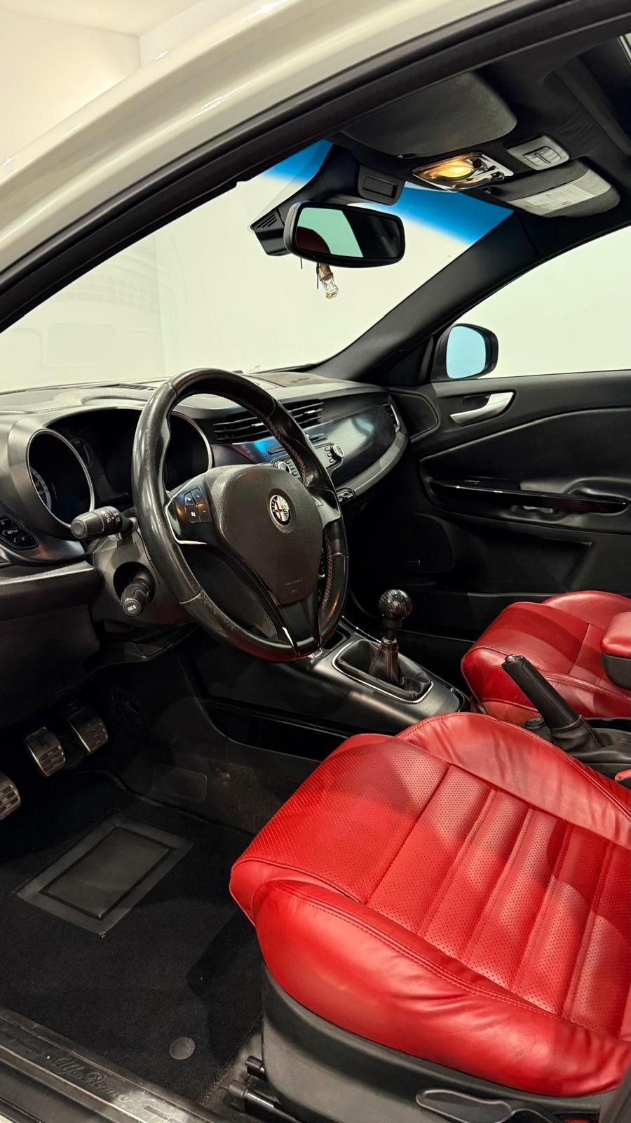 Alfa Romeo Giulietta 1750 TBi Quadrifoglio Verde | TETTO PANORAMICO | BOSE | MOTORE RIFATTO A 160.000KM