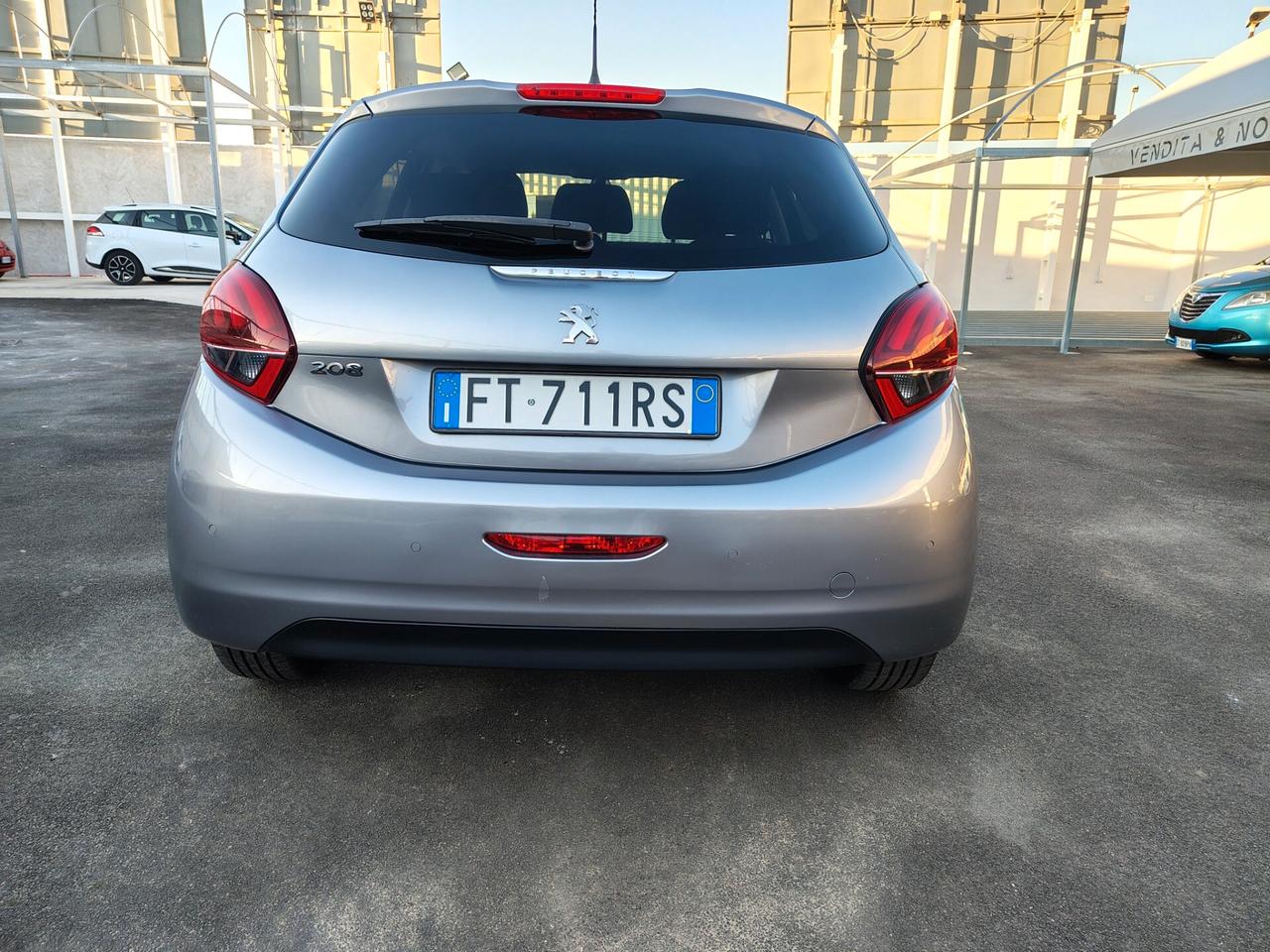 Peugeot 208 PureTech 82 Stop&Start 5 porte Signature