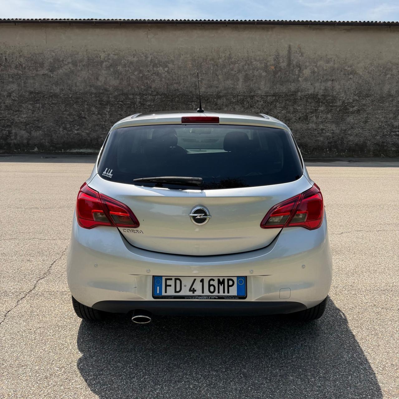 Opel Corsa 1.2 5 porte b-Color