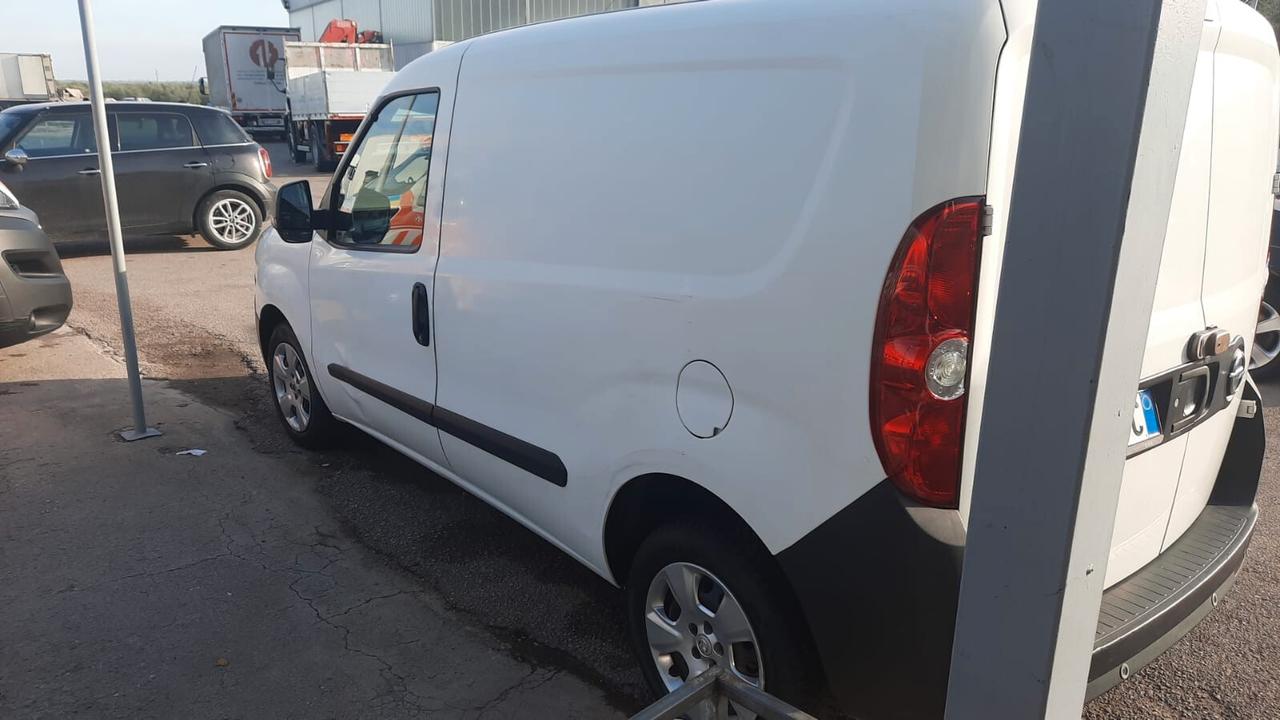 Opel Combo 1.6 CDTi 120CV PC-TN Cosmo