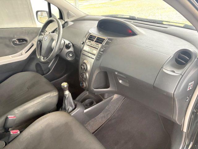 TOYOTA Yaris 1.0 5 porte OK NEIèATENTATI BòUETHOOT