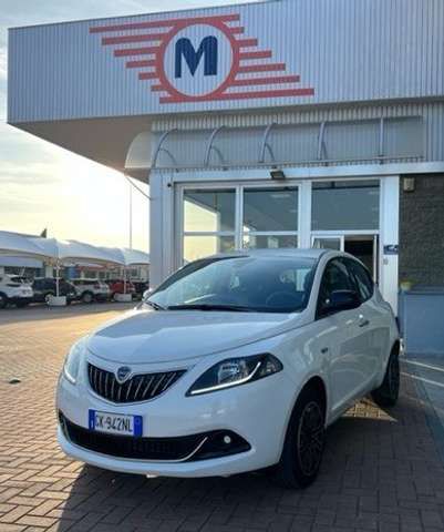 Lancia Ypsilon 1.0 firefly hybrid Gold