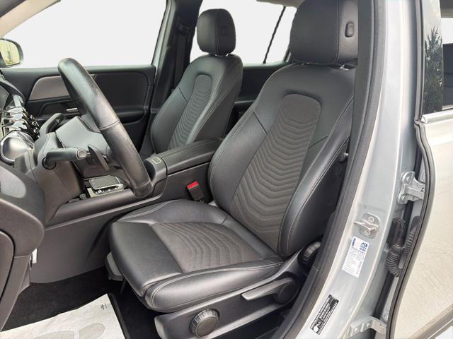 MERCEDES-BENZ GLB 180 d Automatic Business