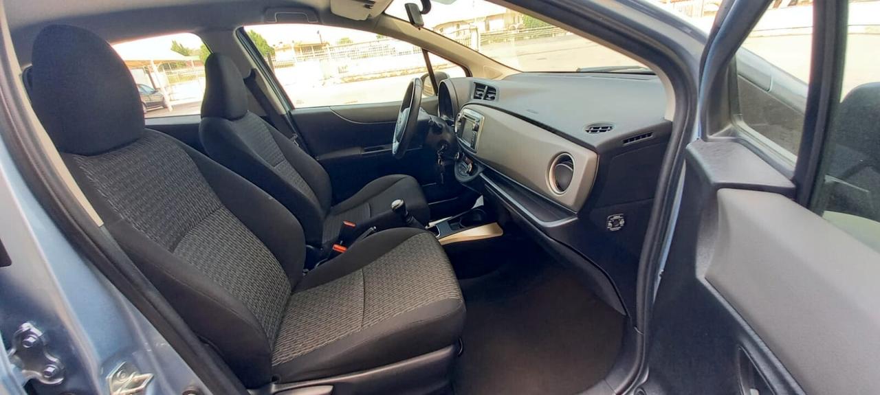 Toyota Yaris Benzina cc. 1.000 Mod. VVT- Active 5 Porte 5 Posti Utilizzabile anche per i Neopatentati.