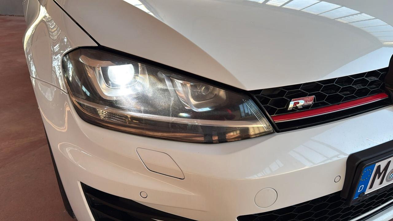 Volkswagen Golf 2.0 TDI 5p. 4MOTION Highline BlueMotion Technology