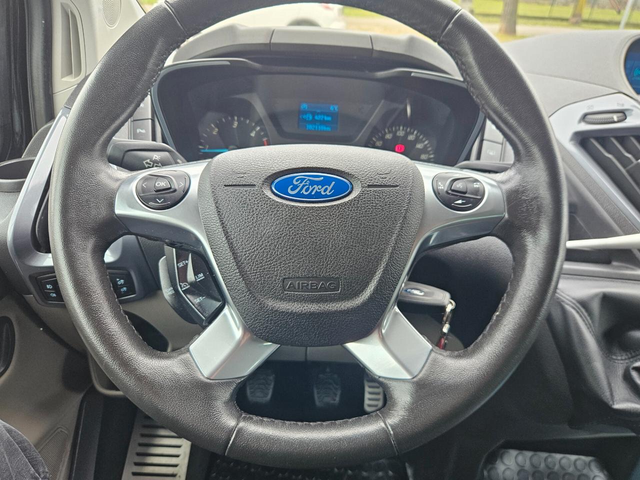 Ford Tourneo Custom 2.0 TDCi 130CV 8POSTI