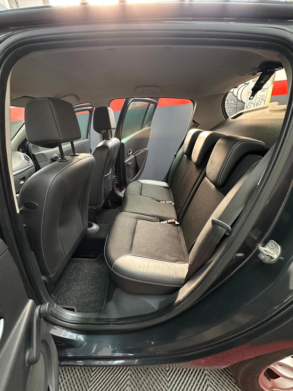 Renault Clio 1.2 16V 5 porte Le Iene