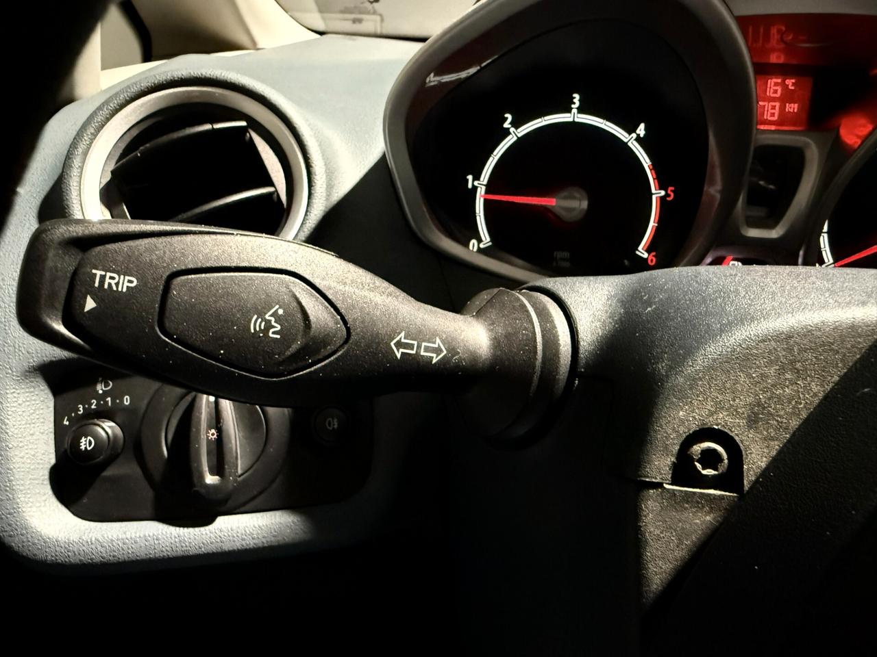 FORD FIESTA 1.6TDCI TITANIUM KEYLESS UNICO PROP.