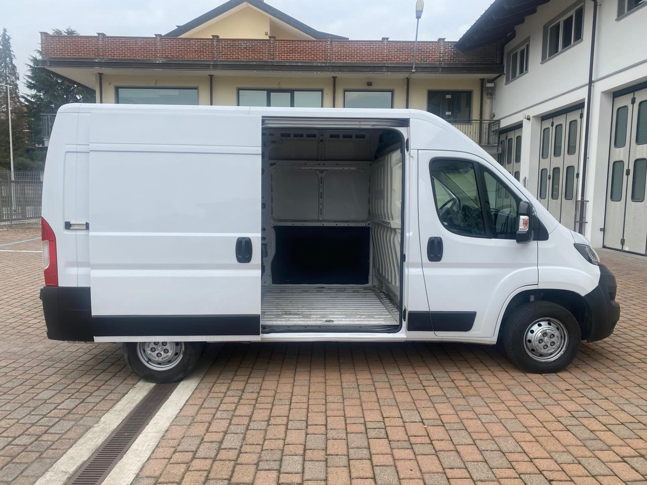 PEUGEOT Boxer 333 2.2 bluehdi 140cv S&S L2H2 (Premium)