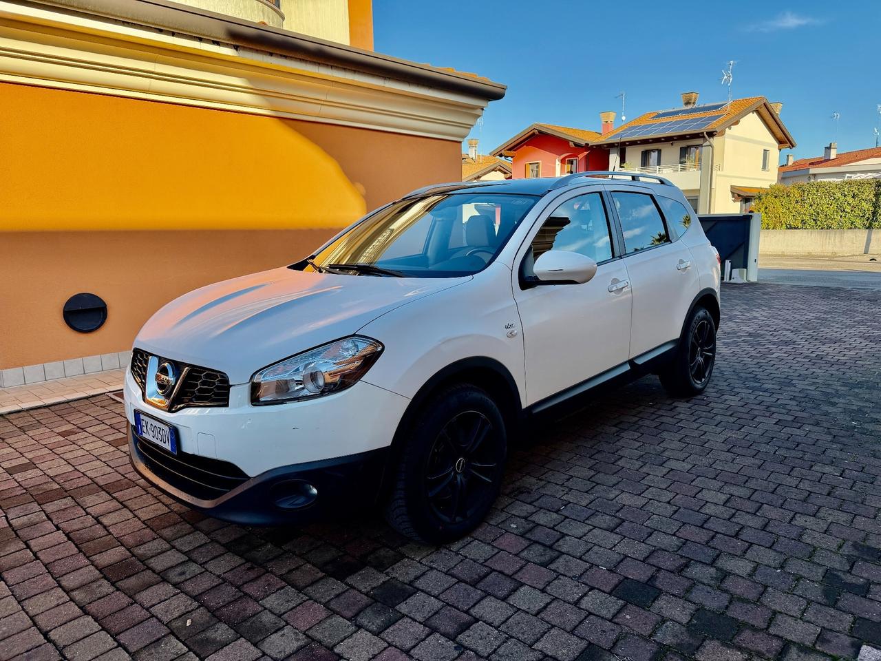 Nissan Qashqai Qashqai+2 2.0 dCi DPF 4WD aut. n-tec