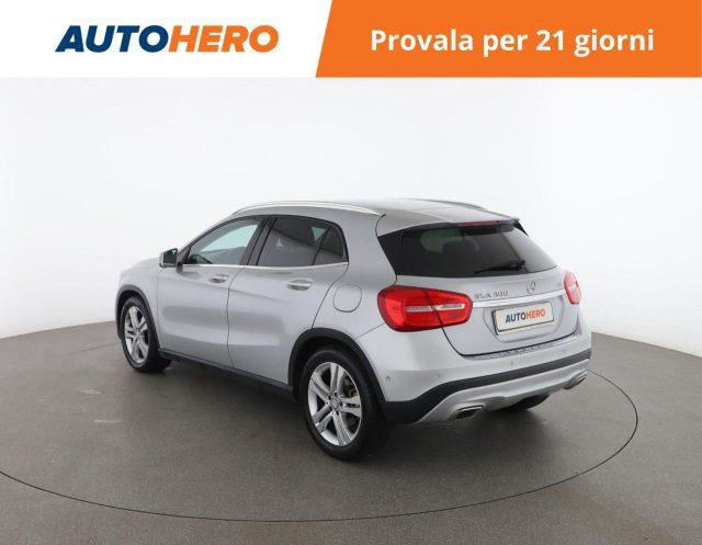 MERCEDES-BENZ GLA 200 d Automatic Sport