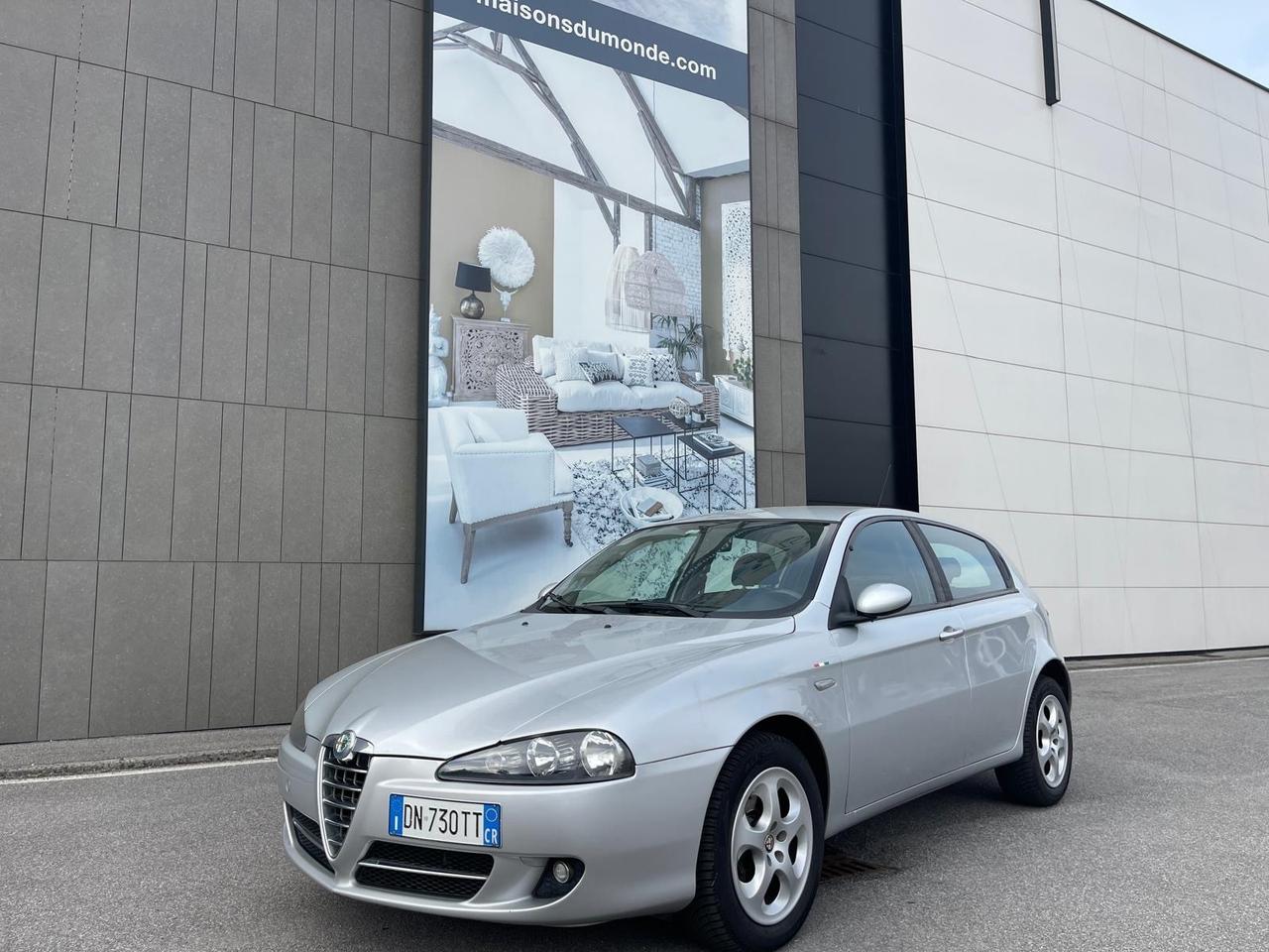 Alfa Romeo 147 1.6 16V TS (105) 5 porte Black Line