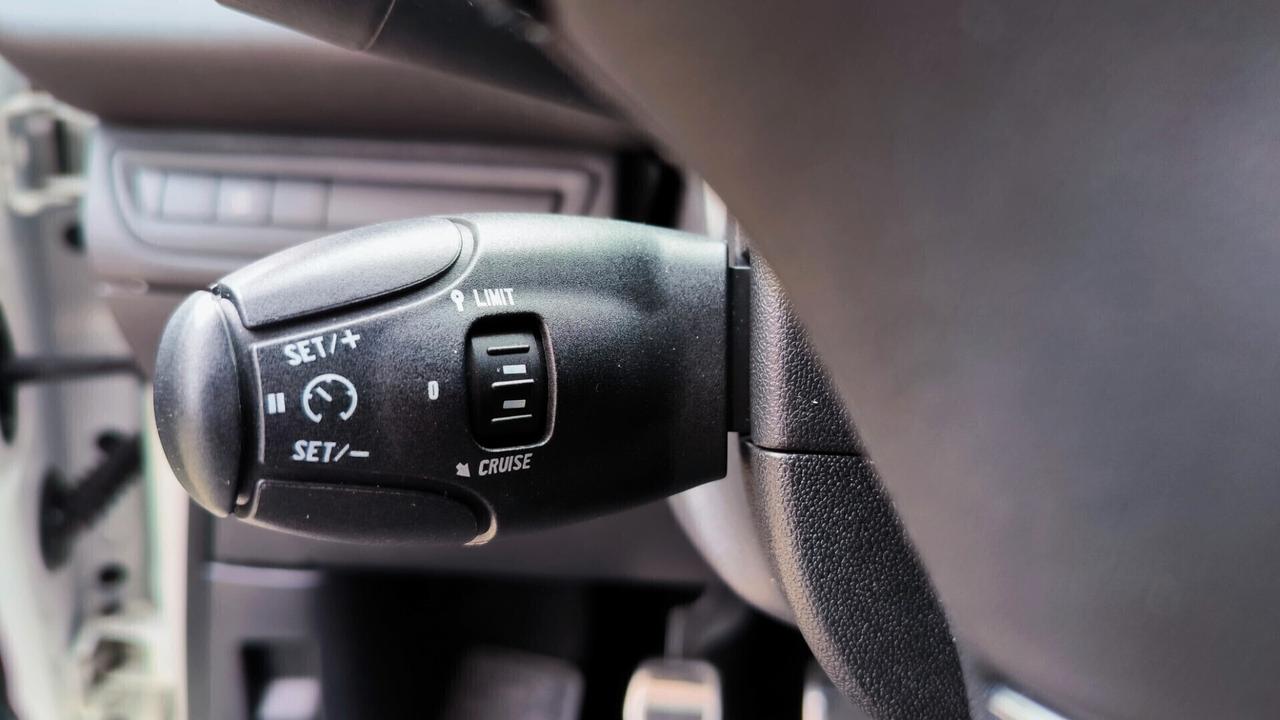 Peugeot 208 1.4 HDi 68 CV 5 Porte