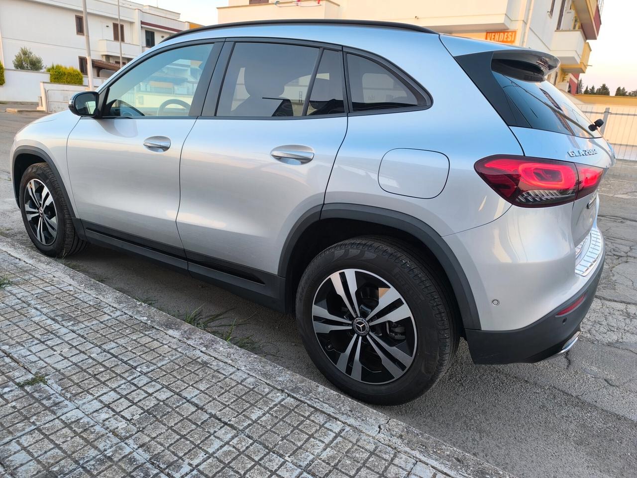 MERCEDES BENZ GLA 200 CDI 150cv SPORT PLUS LUCI AMBIENT